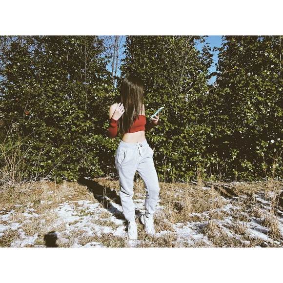 Off the Shoulder Long Sleeve Crop - Burgundy